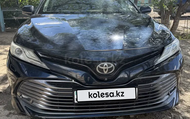Toyota Camry 2018 года за 14 000 000 тг. в Атырау