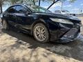 Toyota Camry 2018 года за 14 000 000 тг. в Атырау – фото 3