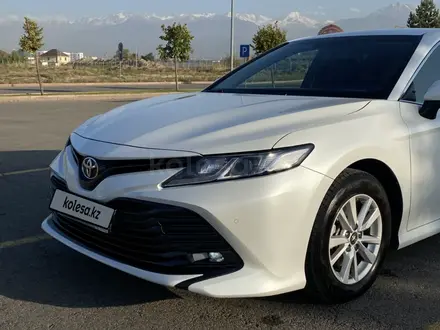 Toyota Camry 2020 года за 13 800 000 тг. в Алматы – фото 23