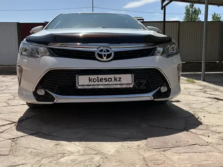 Toyota Camry 2017 года за 14 500 000 тг. в Атырау