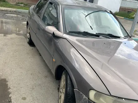 Opel Vectra 1998 года за 450 000 тг. в Актобе – фото 2