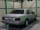 Mercedes-Benz E 230 1992 года за 2 300 000 тг. в Шымкент