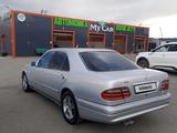 Mercedes-Benz E 320 1996 года за 2 600 000 тг. в Аягоз – фото 2