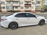 Toyota Camry 2022 года за 13 000 000 тг. в Атырау – фото 5