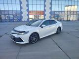 Toyota Camry 2022 года за 13 000 000 тг. в Атырау – фото 3