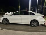 Kia Cerato 2022 годаүшін9 200 000 тг. в Караганда – фото 4