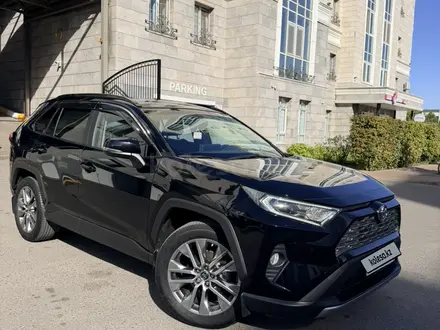 Toyota RAV4 2022 года за 15 450 000 тг. в Астана
