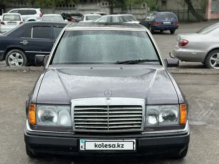 Mercedes-Benz E 260 1991 годаүшін1 320 000 тг. в Алматы – фото 2