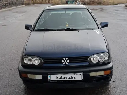 Volkswagen Golf 1994 года за 1 800 000 тг. в Шахтинск – фото 3