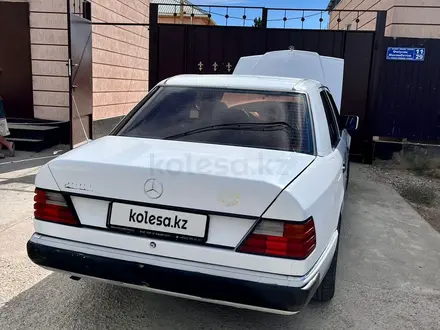 Mercedes-Benz E 200 1991 года за 1 500 000 тг. в Кызылорда – фото 2