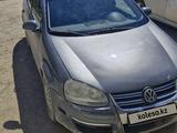 Volkswagen Jetta 2005 года за 2 300 000 тг. в Кандыагаш – фото 2