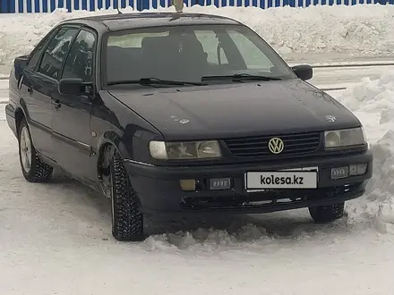 Volkswagen Passat 1994 года за 1 800 000 тг. в Уральск – фото 7