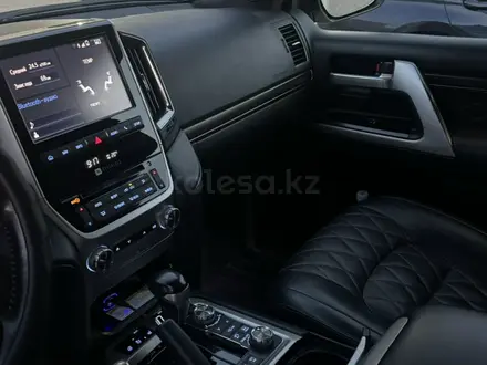 Toyota Land Cruiser 2017 года за 32 000 000 тг. в Актау – фото 6