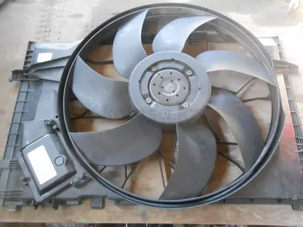 Диффузор радиатора в сборе с вентилятором Mercedes Benz за 75 000 тг. в Алматы