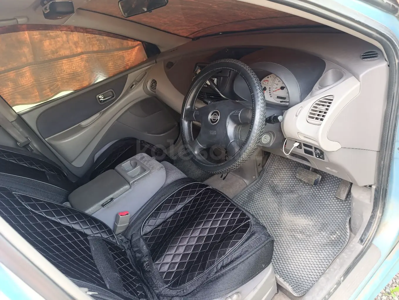 Nissan Tino, 1999