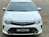 Toyota Camry 2014 года за 11 000 000 тг. в Актобе – фото 2