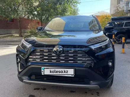 Toyota RAV4 2023 года за 23 500 000 тг. в Астана