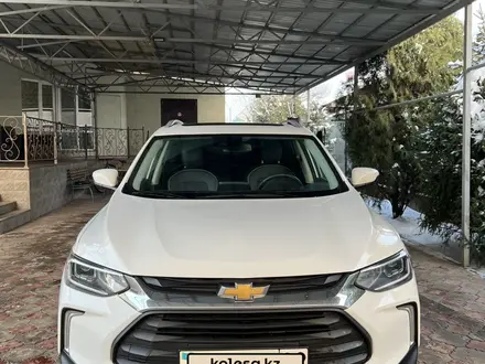 Chevrolet Tracker 2023 года за 11 000 000 тг. в Алматы – фото 2