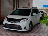 Toyota Sienna 2015 года за 10 000 000 тг. в Атырау – фото 2
