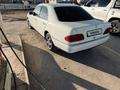 Mercedes-Benz E 200 1996 года за 2 700 000 тг. в Жанаозен – фото 3