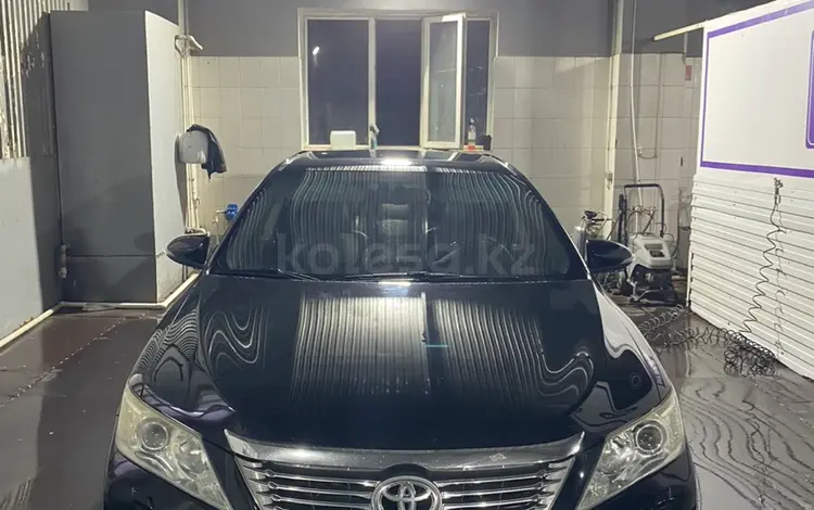 Toyota Camry 2012 годаfor9 000 000 тг. в Атырау