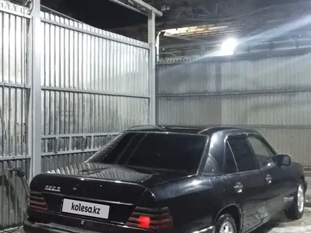 Mercedes-Benz E 230 1988 года за 750 000 тг. в Жанатас – фото 4