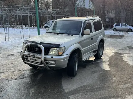 Toyota Land Cruiser Prado 2000 года за 6 700 000 тг. в Алматы – фото 2