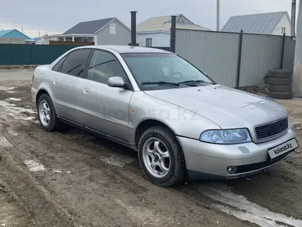 Audi A4 1996 года за 1 800 000 тг. в Атырау – фото 3