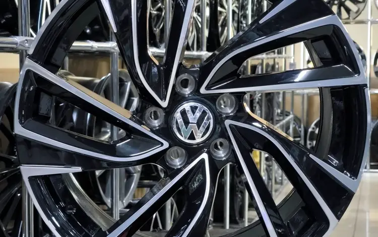 VOLKSWAGEN на 18 новые диски в Астане за 230 000 тг. в Астана