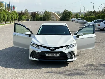 Toyota Camry 2023 года за 19 000 000 тг. в Шымкент – фото 17