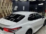 Toyota Camry 2021 годаүшін15 500 000 тг. в Атырау – фото 5