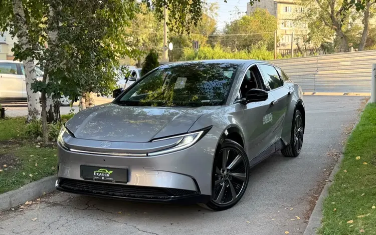 Toyota bZ5 2025 года за 13 000 000 тг. в Алматы