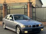 BMW 320 1994 года за 1 700 000 тг. в Алматы – фото 2