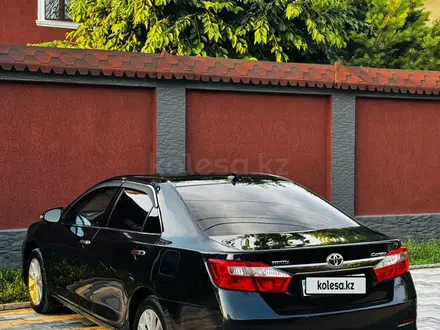 Toyota Camry 2014 года за 7 800 000 тг. в Шымкент – фото 17