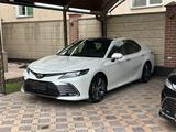 Toyota Camry 2023 годаүшін19 100 000 тг. в Алматы – фото 5