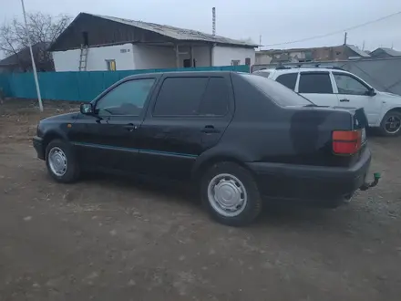 Volkswagen Vento 1992 года за 1 750 000 тг. в Усть-Каменогорск – фото 2