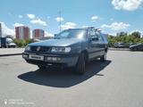 Volkswagen Passat 1995 года за 2 600 000 тг. в Астана – фото 2