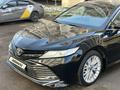 Toyota Camry 2018 года за 13 700 000 тг. в Алматы – фото 3