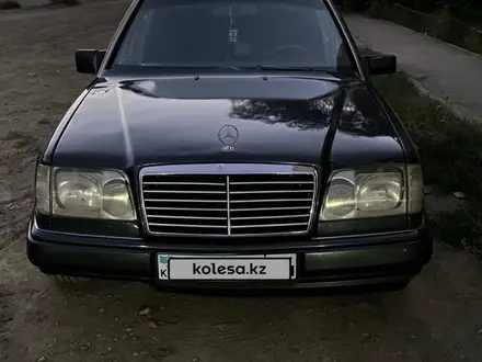 Mercedes-Benz E 280 1994 года за 2 600 000 тг. в Актобе – фото 3