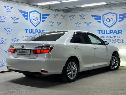 Toyota Camry 2018 года за 11 150 000 тг. в Шымкент – фото 3