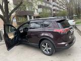 Toyota RAV4 2018 года за 11 500 000 тг. в Алматы – фото 3