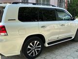 Toyota Land Cruiser 2018 года за 43 000 000 тг. в Астана – фото 2