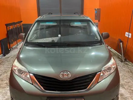 Toyota Sienna 2012 года за 11 000 000 тг. в Кульсары – фото 3