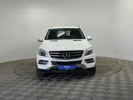 Mercedes-Benz ML 400 2014 года за 10 540 000 тг. в Алматы – фото 2
