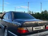 Mercedes-Benz E 220 1993 года за 1 350 000 тг. в Шымкент – фото 5