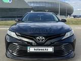 Toyota Camry 2018 года за 12 500 000 тг. в Урджар – фото 3