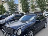 Mercedes-Benz E 230 1996 года за 1 300 000 тг. в Астана – фото 2