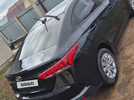 Hyundai Accent 2022 года за 7 200 000 тг. в Уральск – фото 3