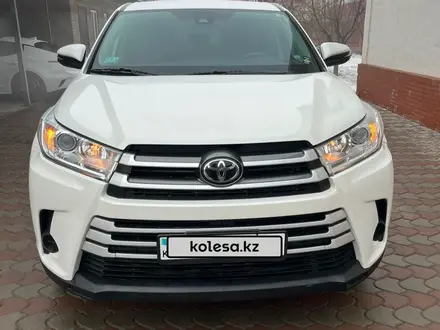 Toyota Highlander 2019 года за 17 400 000 тг. в Алматы