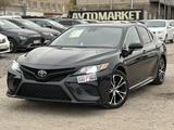 Toyota Camry Luxe 2018 года за 10 250 000 тг. в Актобе